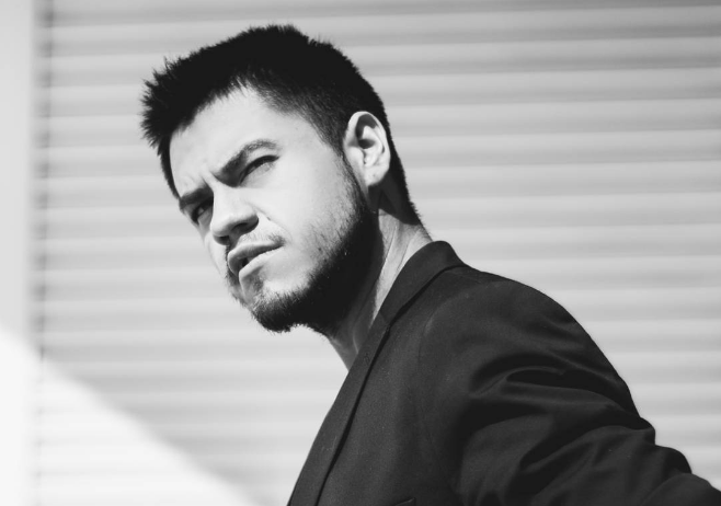 Kevin Vásquez encantó a sus seguidores con nuevo look: se llenó de piropos en Instagram