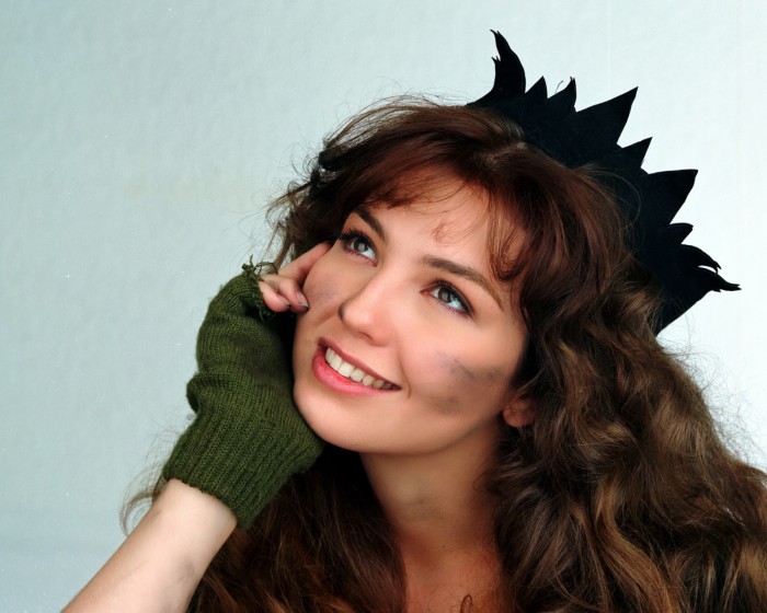 Thalía se compara con 'María la del barrio' en fotografía sin maquillaje y despeinada