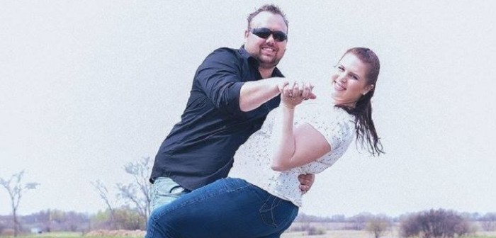 El impasse que vivió una pareja de recién casados al fotografiarse delante de unas vacas