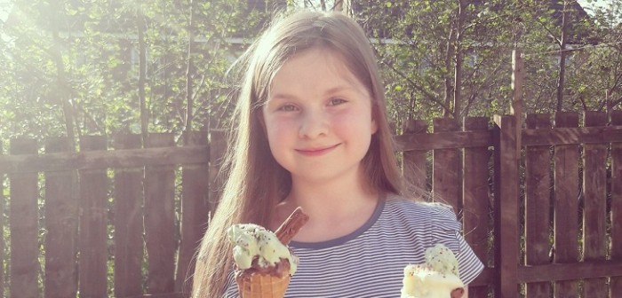 Le preguntaron a una niña en qué podía mejorar su profesora: su respuesta es viral