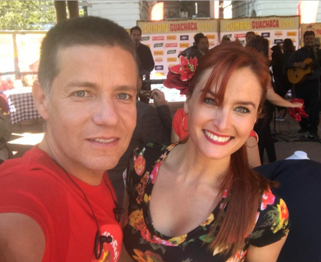 Pablo Zúñiga bromea a Begoña Basauri por particular atuendo que usó en matinal