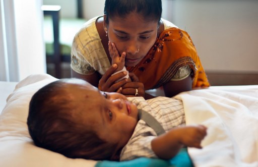 Muere niña india que sufría hidrocefalia a sólo días de someterse a nueva operación