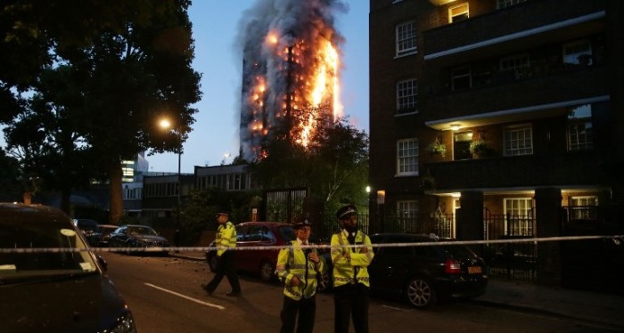 Al menos 6 muertos y numerosos desaparecidos por el incendio en Londres