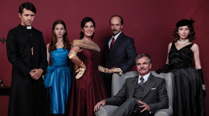 Uno de estos personajes sería el que muere en Perdona Nuestros Pecados