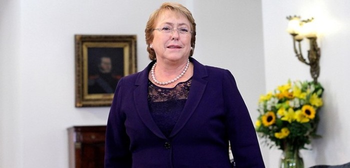 La eufórica celebración de Bachelet y sus ministros en La Moneda tras triunfo de La Roja