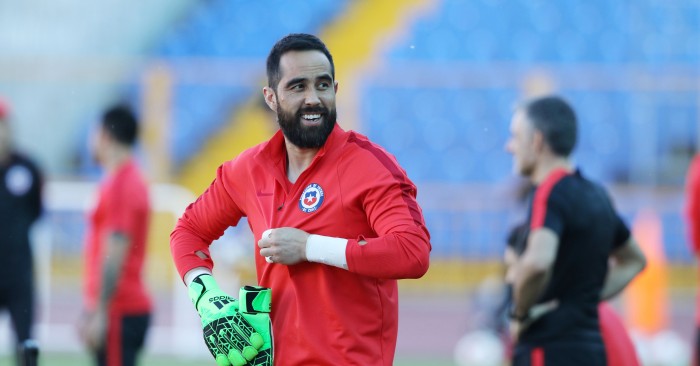 Claudio Bravo estrenó cambio de look para el partido de 'la Roja' con Portugal