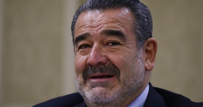 La motivadora respuesta de Luksic a tuitero que le pidió de regalo un viaje a Rusia