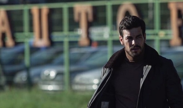 Mario Casas revolucionó Instagram con fotografía junto a sus guapos hermanos