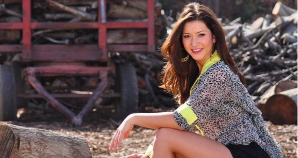 Ex chica 'Mekano', Monty, reapareció en videoclip de ex 'Rojo, Fama Contrafama'