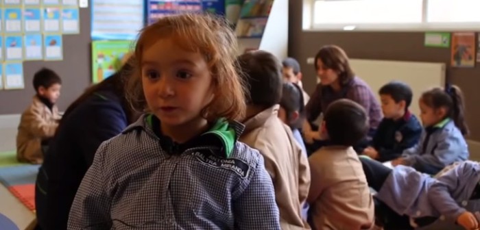 Papás de niña que se hizo conocida por 'el tutu' explican divertida respuesta de su hija