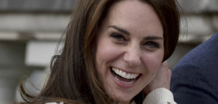 Kate Middleton enterneció con respuesta a niña que le preguntó por qué la fotografiaban