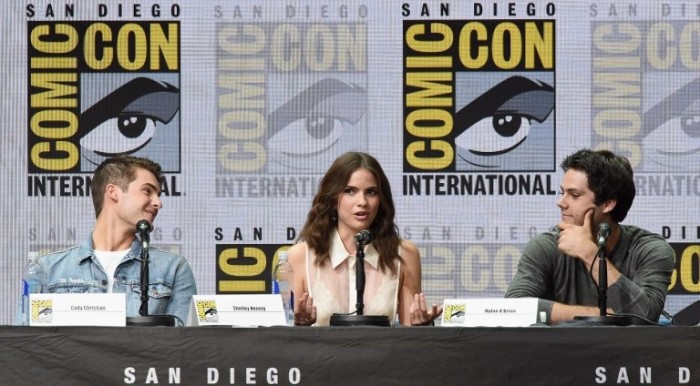 ¿Está flotando? Ilusión óptica de actriz en la Comic-Con tiene a Twitter revolucionado