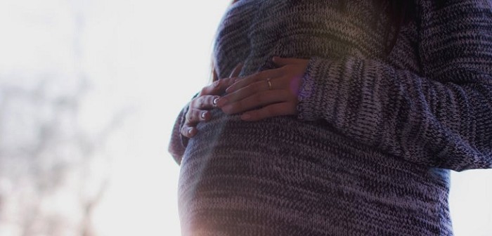 En riesgo vital se encuentra adolescente embarazada que recibió disparo en el cráneo