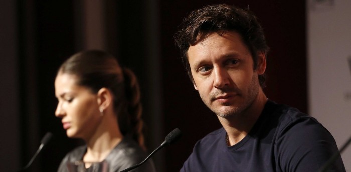 ¡Molesto! Benjamín Vicuña le respondió a periodista que criticó a China Suárez