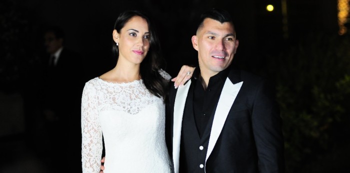 Las lujosas argollas que lucieron Gary Medel y su esposa en su matrimonio