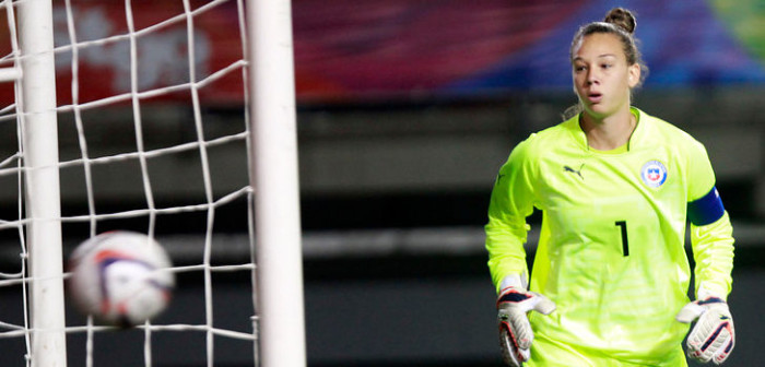 Arquera chilena Christiane Endler firma por tres años con el París SG