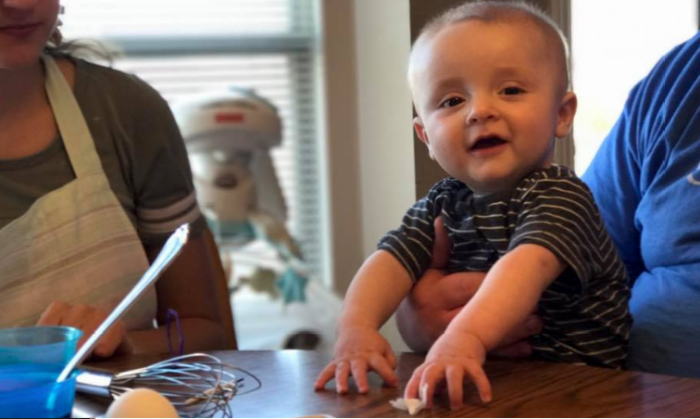 Reacción de bebé tras intento de ataque de un león se tomó las redes sociales