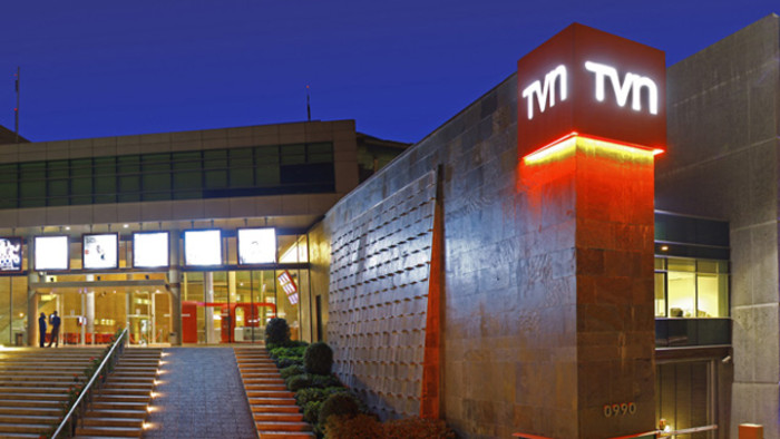 Pesar al interior de TVN: muere destacado productor de festivales de Olmué y Talca