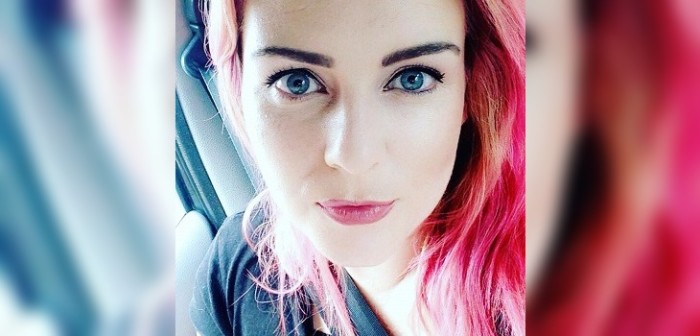 Hija pilló 'in fraganti' a sus padres en la intimidad: la reacción de ellos es viral