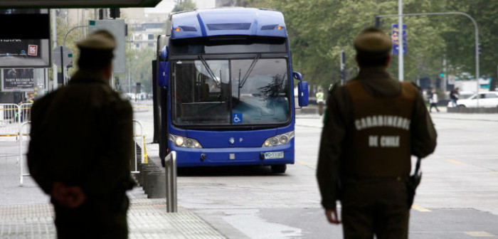 Pasajeros matan a persona que habría robado un celular en bus del Transantiago