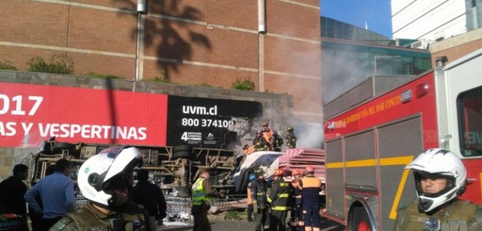 Murió conductor de camión que chocó contra Mall de Viña del Mar: el copiloto está grave