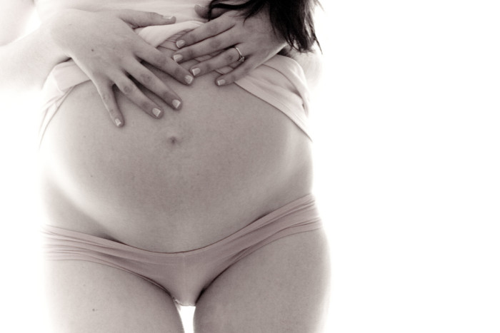 Embarazada pidió consejos sobre depilación íntima y fue celebrada en redes