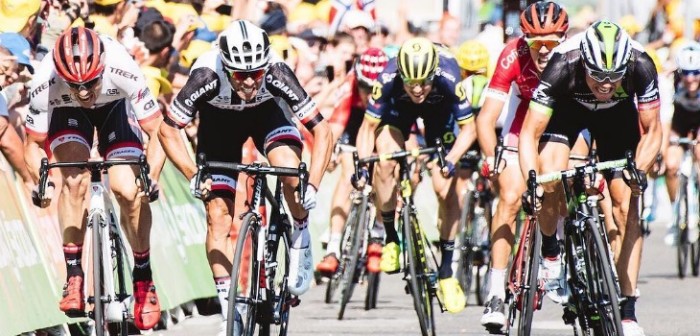 La impactante fotografía de las piernas de un ciclista en su paso por el Tour de Francia