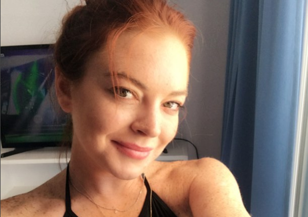 Lindsay Lohan se llena de críticas tras ser fotografiada en traje de baño