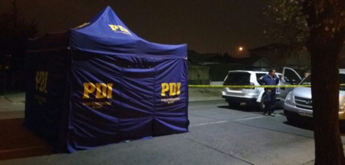 Menor muere tras ser apuñalado y abandonado en la calle por sus acompañantes en Valparaíso