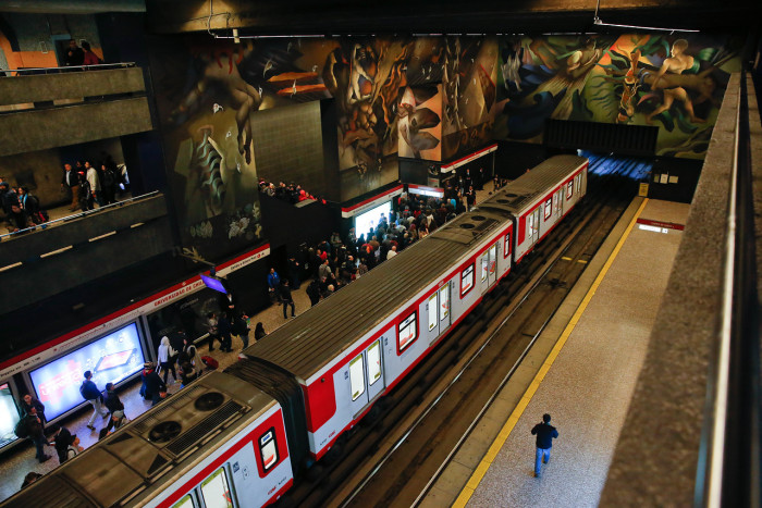 ¿Te imaginas cuál es? Conoce la estación del Metro de Santiago con más pasajeros
