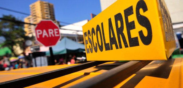 Dan de alta a niña de siete años que fue atropellada por furgón escolar en Ñuñoa