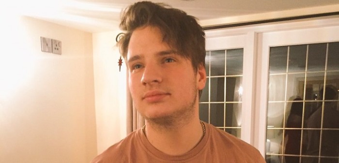 Joven perdió su licencia tras dormirse ebrio: se la devolvieron junto a cómica carta