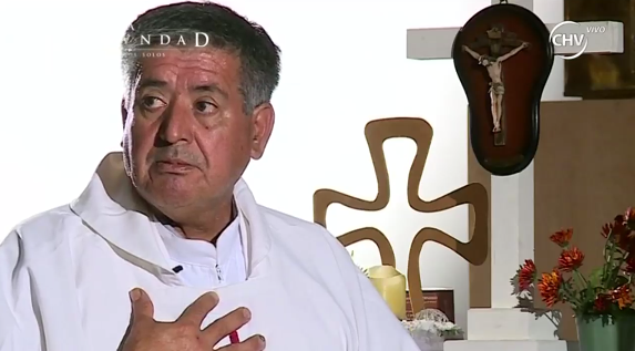 El inexplicable robo que sufrió 'La Hermandad' durante entrevista a sacerdote exorcista