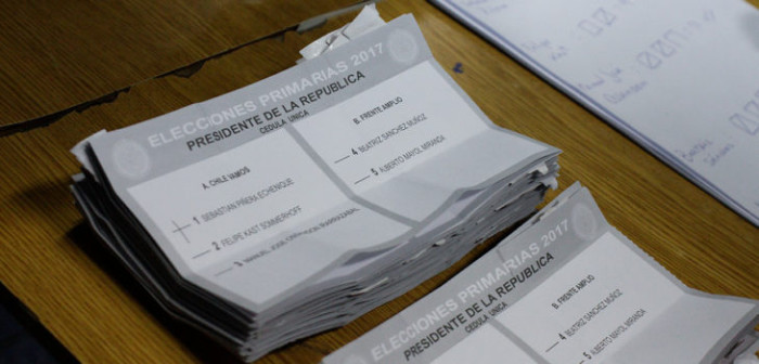 Sebastián Piñera y Beatriz Sánchez se imponen en el inicio del recuento de votos