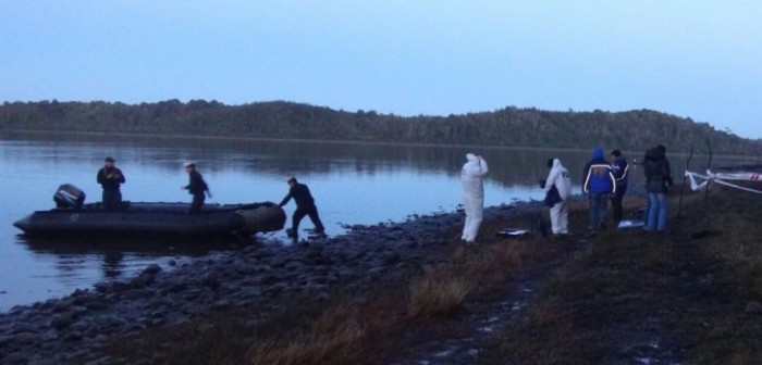 Indagan hallazgo de 2 cadáveres en Chiloé: un cuerpo estaba atado a saco con piedras