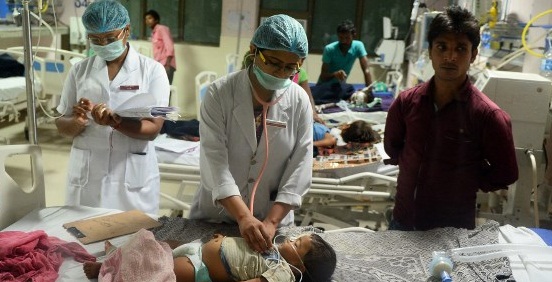 Tragedia: 64 niños mueren en hospital de India por falta de oxígeno