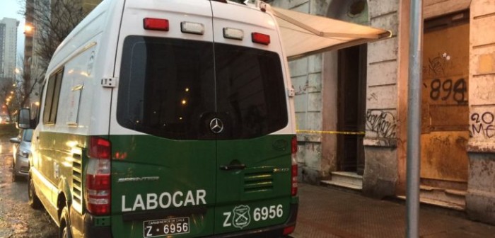 Carabineros detiene a hombre mientras cometía femicidio en Santiago