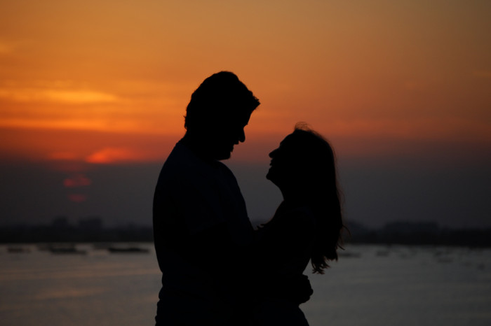 Estudio chileno revela cuánto afecta a tu intimidad de pareja el uso del celular