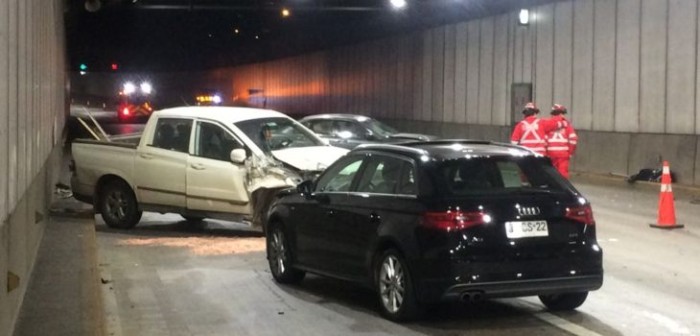 Trabajador perdió sus dos piernas tras accidente múltiple en autopista Costanera Norte
