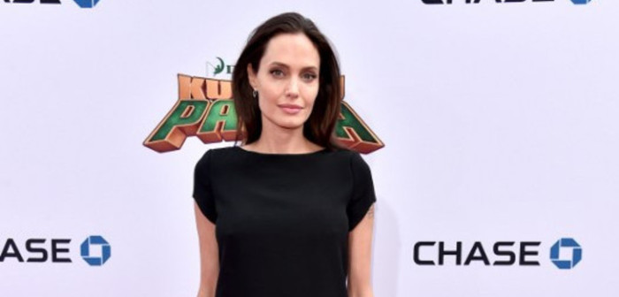 Angelina Jolie confesó que padece extraña enfermedad que paraliza su rostro