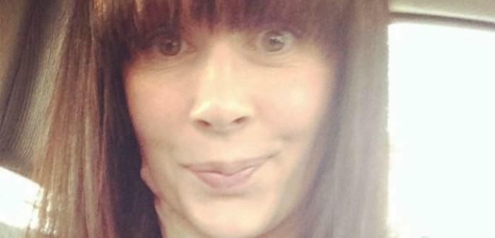 Mujer mostró horribles consecuencias que le produjo tatuarse sus cejas: sufrió infección