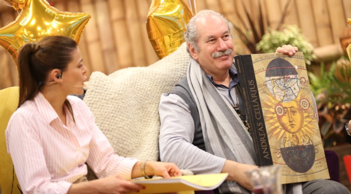 ¿Cuál habrá elegido? Pedro Engel escogió su mejor regalo de cumpleaños en 'Bienvenidos'