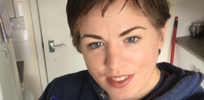 Joven quiso sumarse a la tendencia 'cabello de unicornio': terminó con feas quemaduras