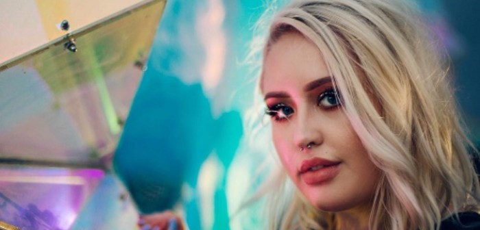 Bloguera llamó la atención de las redes sociales con 'bizarra' tendencia de maquillaje