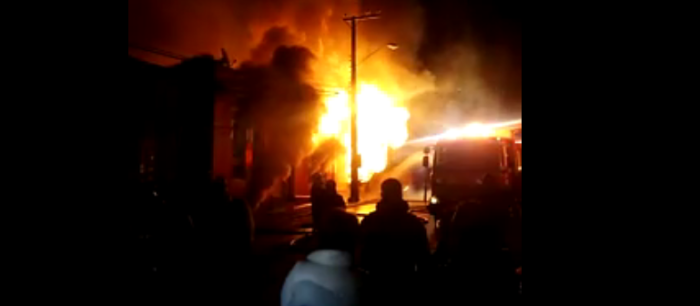 14 compañías de bomberos trabajaron en incendio que afectó cerro Artillería de Valparaíso