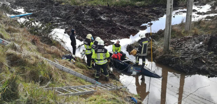 Milagrosa escapada: Hombre logró salir de su vehículo mientras se hundía en Puerto Montt