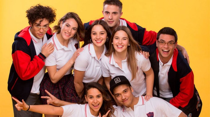 Algunos debutan y otros vuelven a la pantalla: conoce al elenco juvenil de 'Wena Profe'