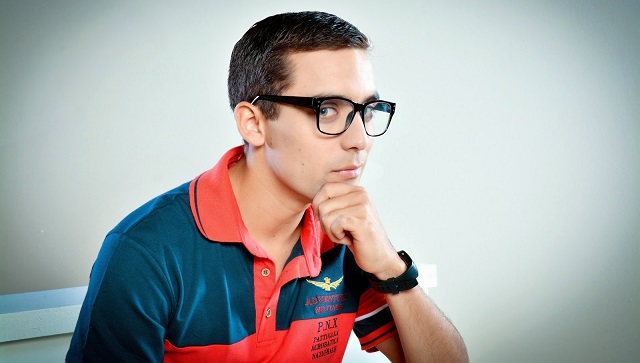 Renato como 'Diego' en 'Papá a la deriva' | Mega