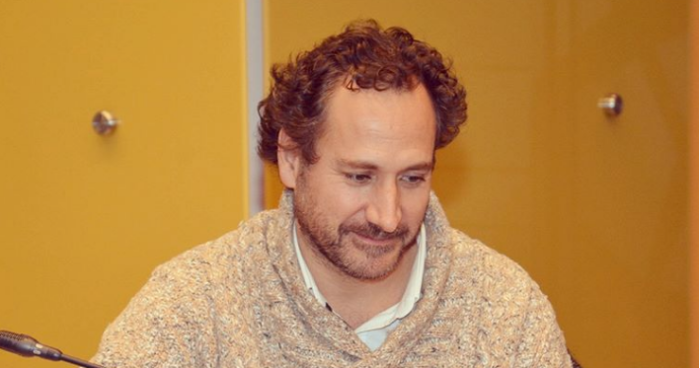 Actor Juan Pablo Sáez vivió altercado con carabineros: quiso atravesar maratón en auto