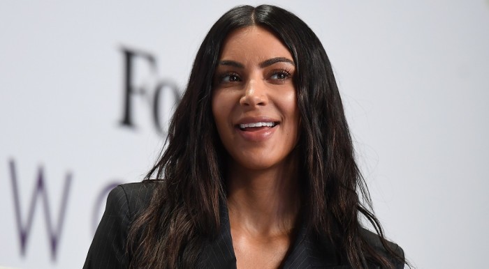 Kim Kardashian estrena radical cambio de look en el primer día del New York Fashion Week